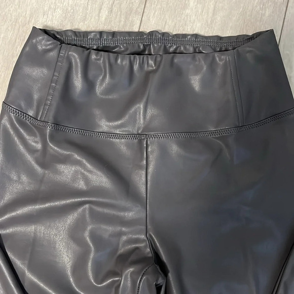 7 For All Mankind Faux Leather Leggings Grey NWOT, Size M - Picture 8 of 8